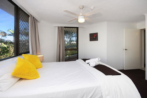 Spindrift On The Beach - Absolute Beachfront - Accommodation Main Beach 32