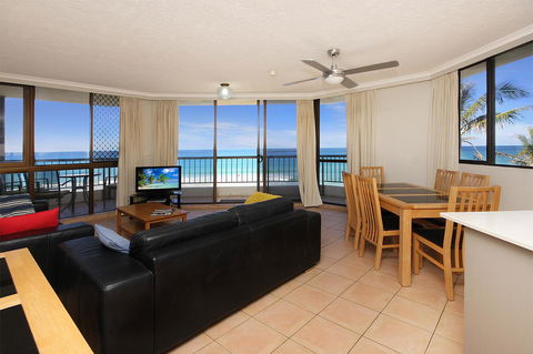 Spindrift On The Beach - Absolute Beachfront - Accommodation Main Beach 7