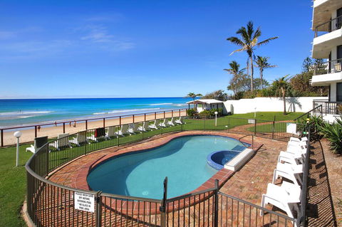 Spindrift On The Beach - Absolute Beachfront - Accommodation Main Beach 16