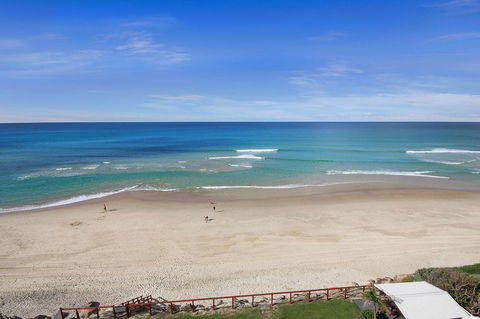 Spindrift On The Beach - Absolute Beachfront - Accommodation Main Beach 14
