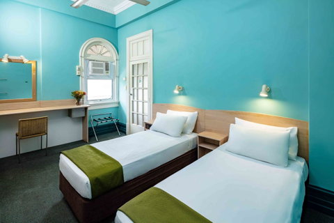 Hides Hotel - Accommodation Main Beach 18