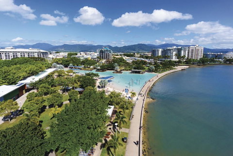 Hides Hotel - Accommodation Main Beach 36