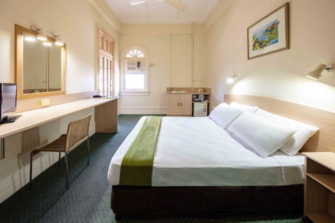 Hides Hotel - Accommodation Main Beach 16