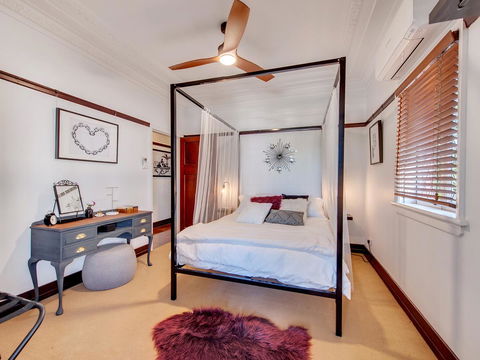 Anville Court - Accommodation Main Beach 8