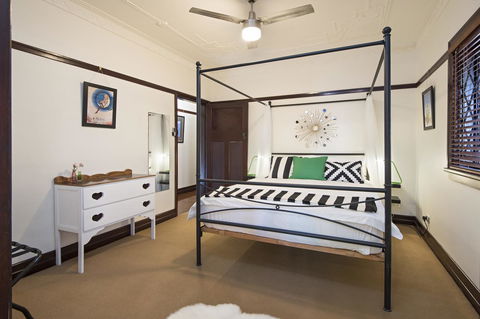 Anville Court - Accommodation Main Beach 14