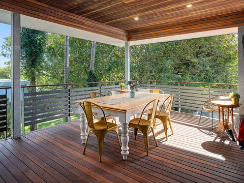 Anville Court - Accommodation Main Beach 0