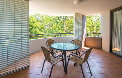 The Oasis Apartments - Accommodation Main Beach 8
