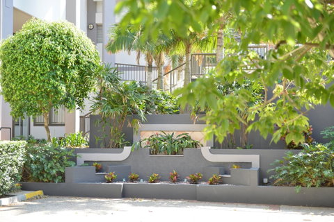 The Oasis Apartments - Accommodation Main Beach 1