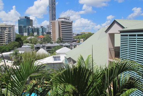 Spring Hill Mews Apartments - Accommodation Main Beach 30