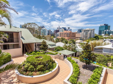 Spring Hill Mews Apartments - Accommodation Main Beach 1