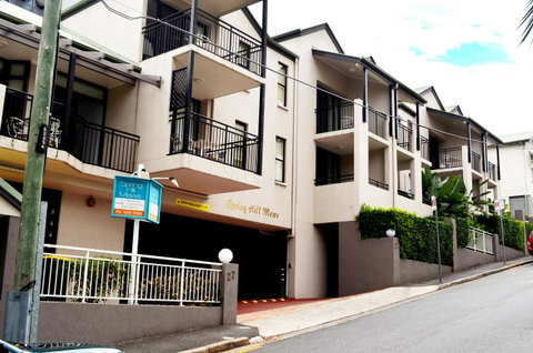 Spring Hill Mews Apartments - Accommodation Main Beach 5
