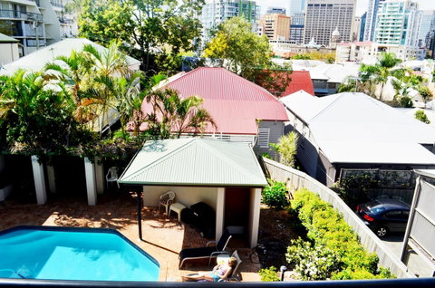 Spring Hill Mews Apartments - Accommodation Main Beach 11