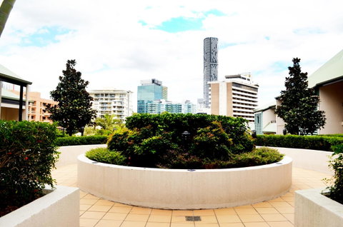 Spring Hill Mews Apartments - Accommodation Main Beach 10