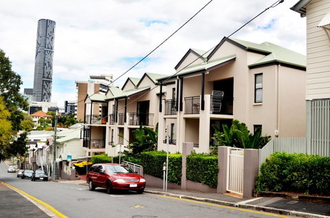 Spring Hill Mews Apartments - Accommodation Main Beach 34