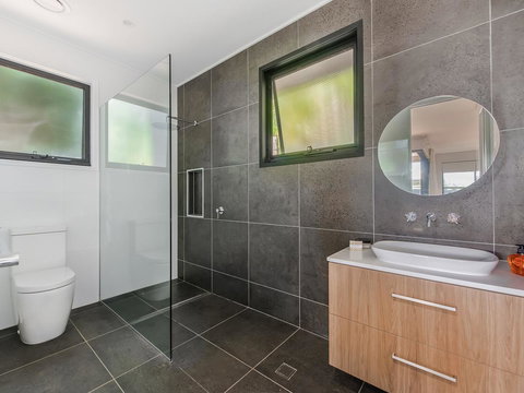 Sam's Buderim Mountain Guest House - Accommodation Main Beach 5