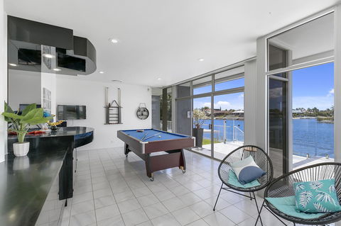 Havana Blue - Large 4 Bedroom Family Home - Accommodation Main Beach 19