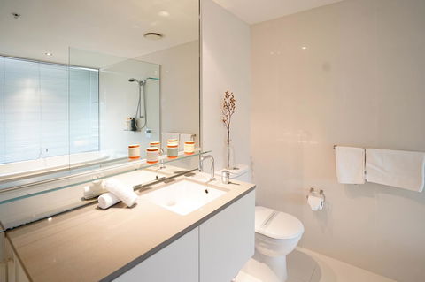Circle On Cavill Surfers Paradise Apartments-Holiday Paradise - Accommodation Main Beach 0