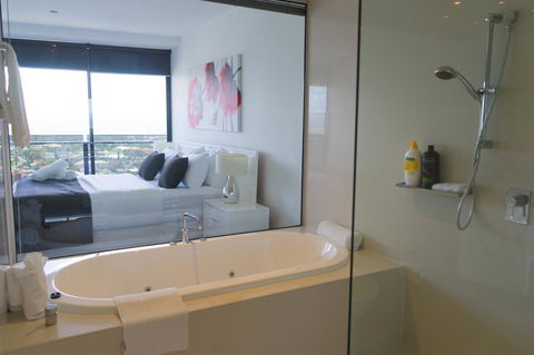 Circle On Cavill Surfers Paradise Apartments-Holiday Paradise - Accommodation Main Beach 4