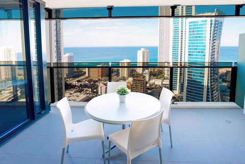 Circle On Cavill Surfers Paradise Apartments-Holiday Paradise - Accommodation Main Beach 2