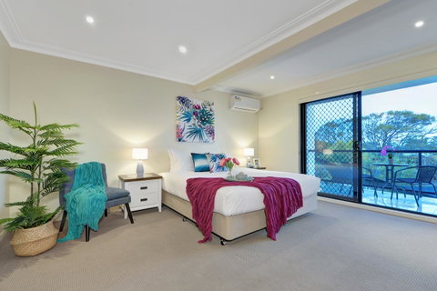 Casa Mexicali - Accommodation Main Beach 5