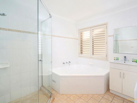 Watermark #25 - 25/4 Karla Avenue, Terrigal - Accommodation Main Beach 3