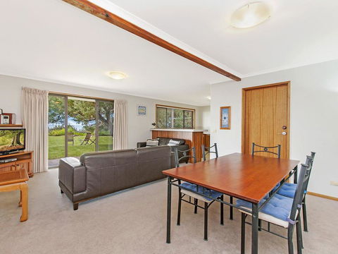 Waters Edge - Accommodation Main Beach 3