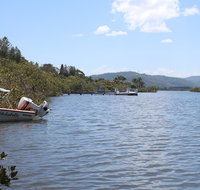 Waters Edge - Accommodation Main Beach