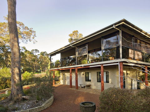 Waters Edge Margaret River Est 2010 - Accommodation Main Beach 0