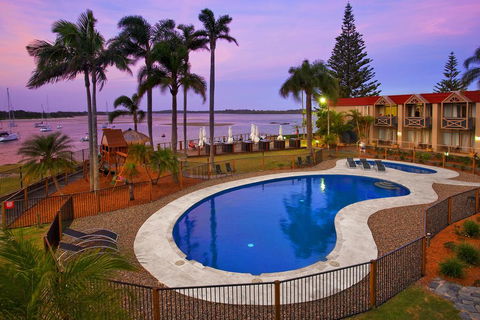 Waters Edge Port Macquarie - Accommodation Main Beach 0