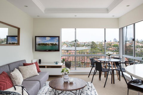 Waterside Mosman Bay Apartment W Stunning Views - Accommodation Main Beach 0