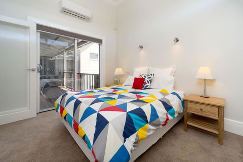 Waterstreet Apartment - Accommodation Main Beach 0