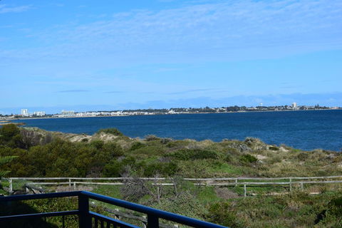 Watersun Beach House - Accommodation Main Beach 1