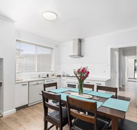 Wattle Grove Villa - Accommodation Main Beach