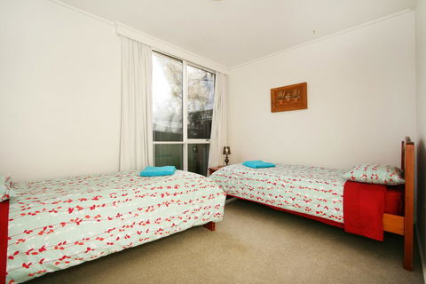 Wattle Holiday Rental - Accommodation Main Beach 3
