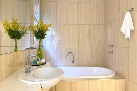 Wattle Terrace - Accommodation Main Beach 3