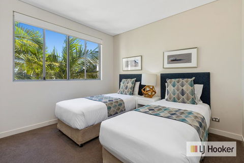 WAVE CULTURE 1204 - BEACH BLISS - Accommodation Main Beach 1