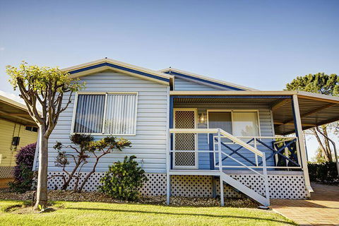 Wavecrest Village & Tourist Park - Accommodation Main Beach 0