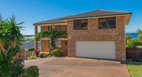 Waves @ Caves - Accommodation Main Beach 0