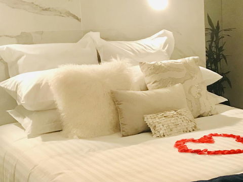 Waves And White Horses Seaview Retreat (adults Only) - Accommodation Main Beach 3