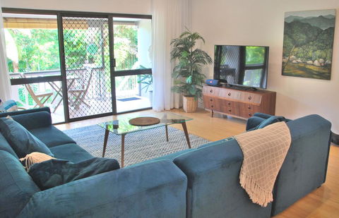 Wayfarer Apartment, In The Heart Of Port Douglas - Accommodation Main Beach 3