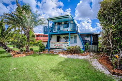 Wayfarers Beachouse - Rainbow Beach, Everything You Need, Just Metres To The Beach - Accommodation Main Beach 0