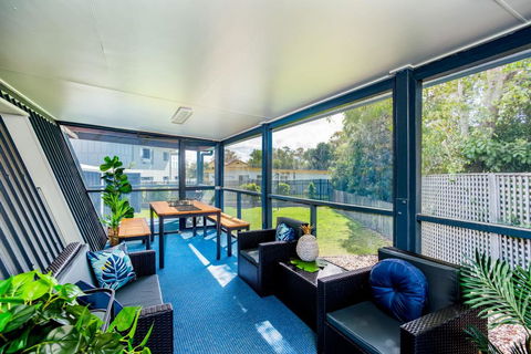 Wayfarers Beachouse - Rainbow Beach, Everything You Need, Just Metres To The Beach - Accommodation Main Beach 3