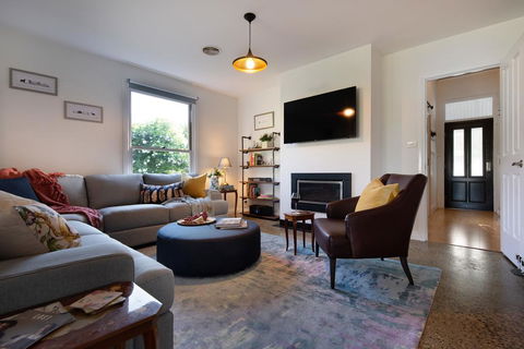 Wayward Cottage - Accommodation Main Beach 2