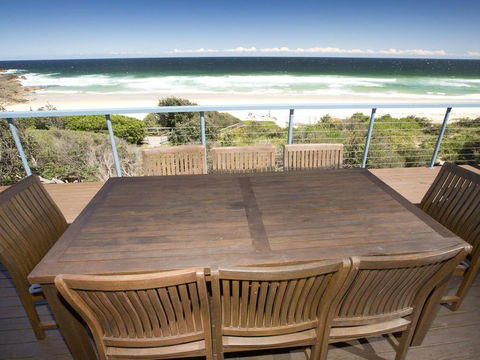 Weemilah - Accommodation Main Beach 2