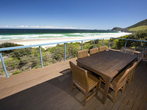 Weemilah - Accommodation Main Beach 0