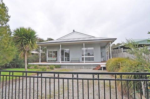 WELCOME BREAK - PET FRIENDLY - Accommodation Main Beach 0