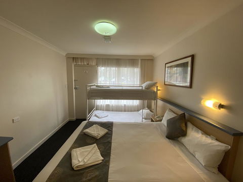 Welcome Inn 277 - Accommodation Main Beach 2