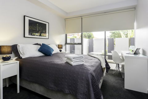 Well-Appointed 3 Bedroom, 2 Bath, Parking & Pool - Accommodation Main Beach 0