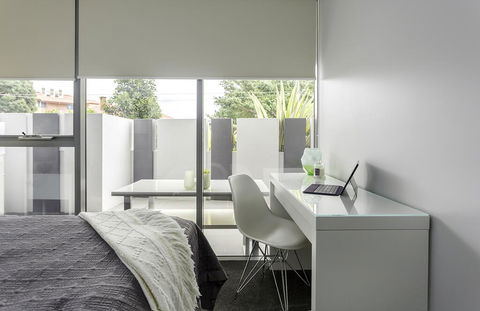 Well-Appointed 3 Bedroom, 2 Bath, Parking & Pool - Accommodation Main Beach 2