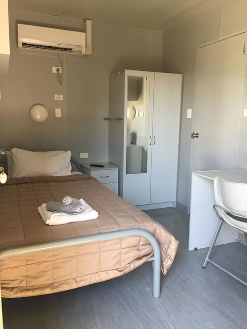 Wellshot Hotel - Accommodation Main Beach 1